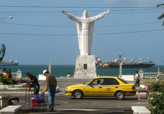 Statue in Stadt Colón