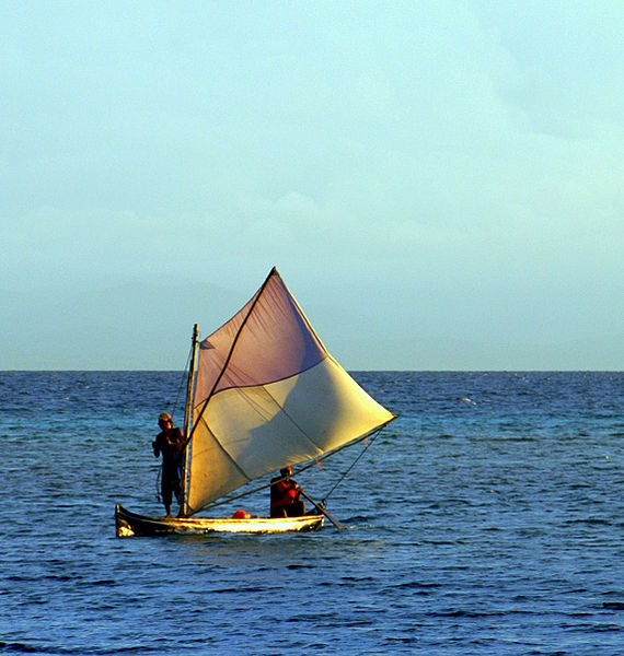 Kunas mit Segelboot